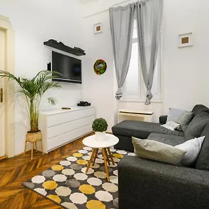 Two Separate In Center, Party District Apartament Budapeszt